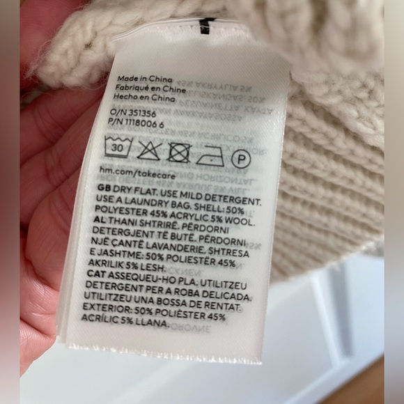 H&M fringe sweater - Picture 4 of 4